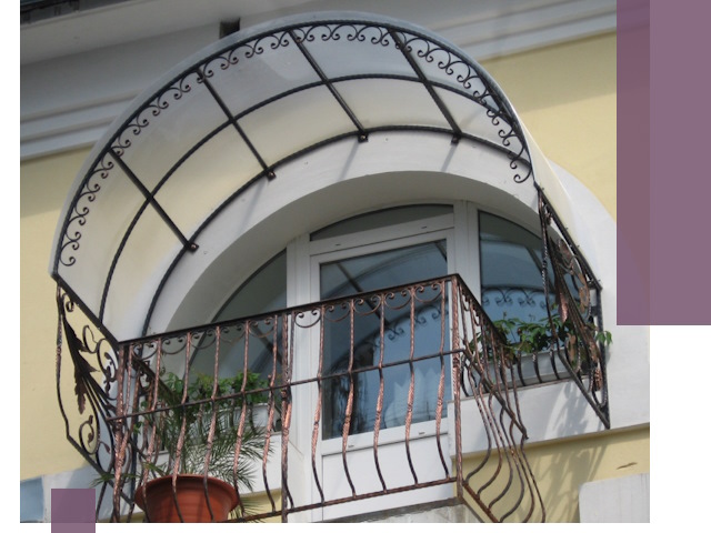 Козырьки над балконом в Чебаркуле — изготовление и монтаж